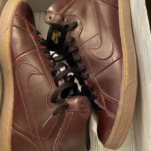 nike sb classic high dr martin color way, burgundy